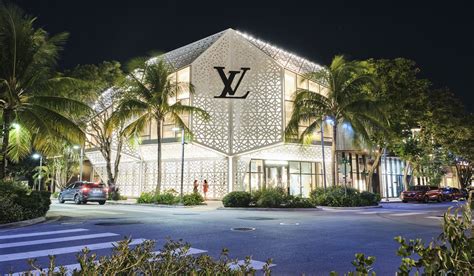 Louis Vuitton outlet miami